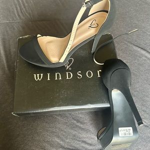 Women Black Open Toe Heel